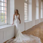 Vestido de novia Samantha de corte sirena con encaje floral y cola de encaje, Nuestras Novias Palma de Mallorca